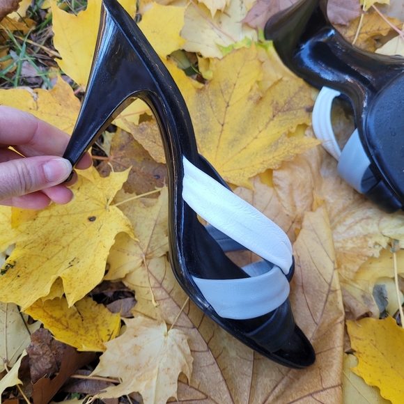 Vintage Frederick's of Hollywood open toe heels 6 - Picture 8 of 9